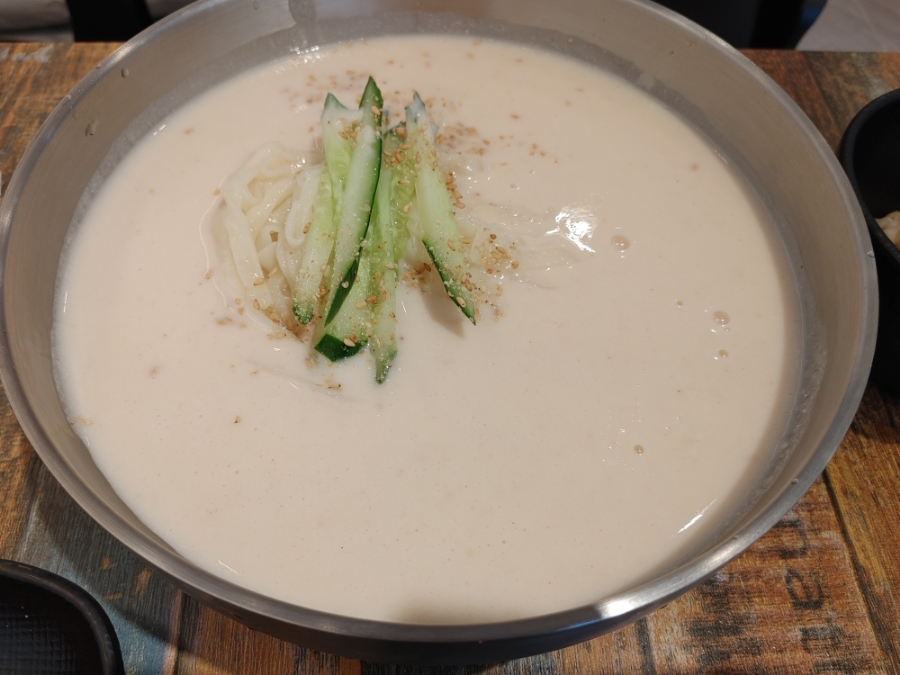 수란손칼국수 이미지