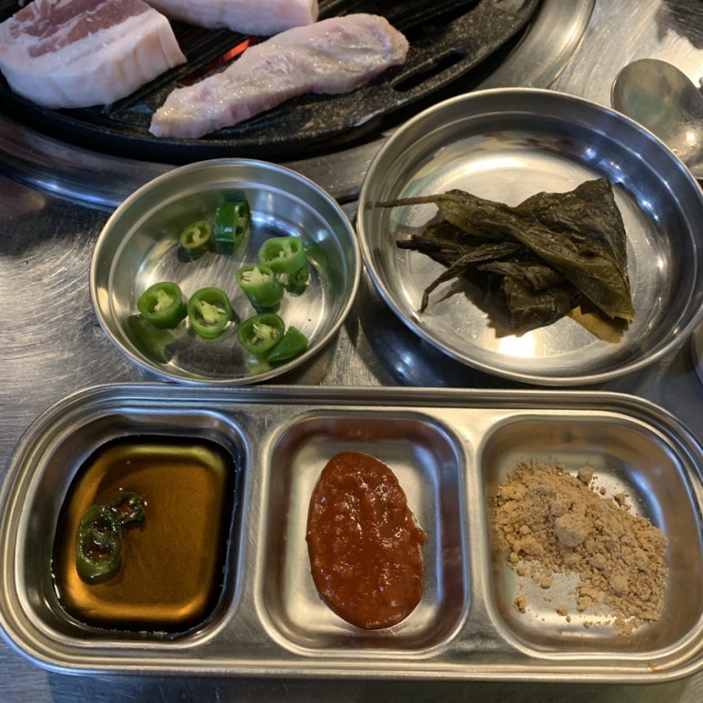 325세겹살 이미지