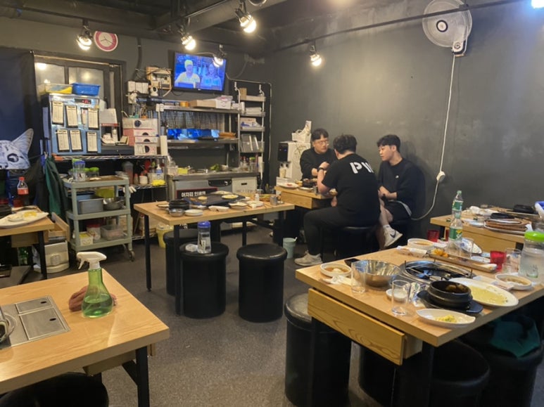 뒷골목생삼겹 이미지