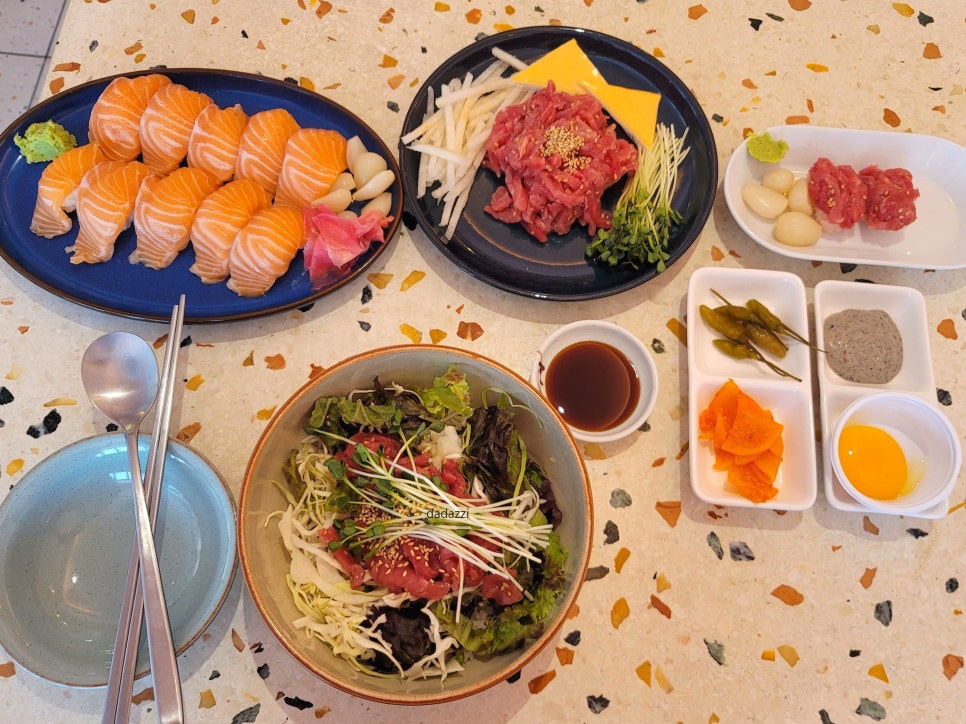 육회바른연어상 이미지
