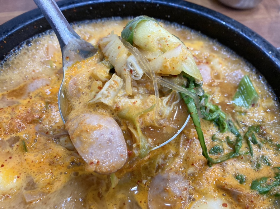 돌부대찌개 이미지