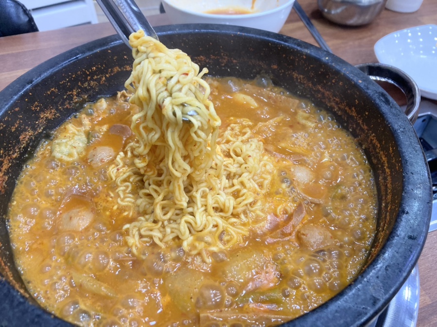 돌부대찌개 이미지