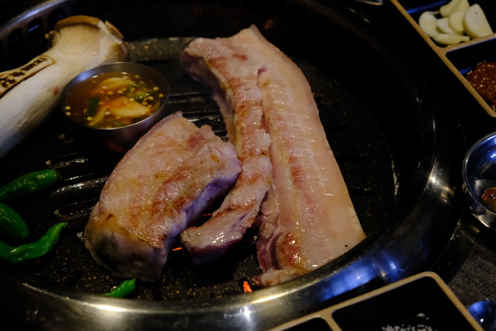 그냥가면안돼지 이미지