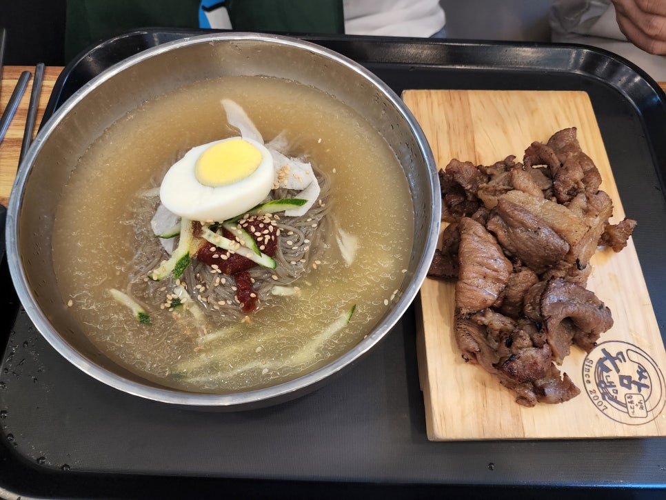 돈쌈냉면 이미지