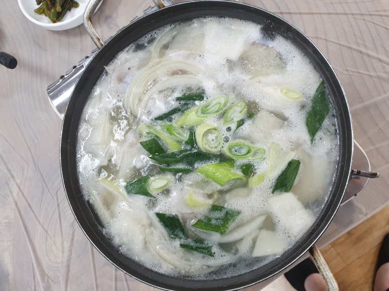 속초곰치국 이미지