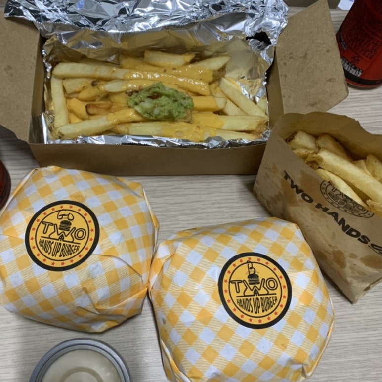 투핸즈업버거 이미지