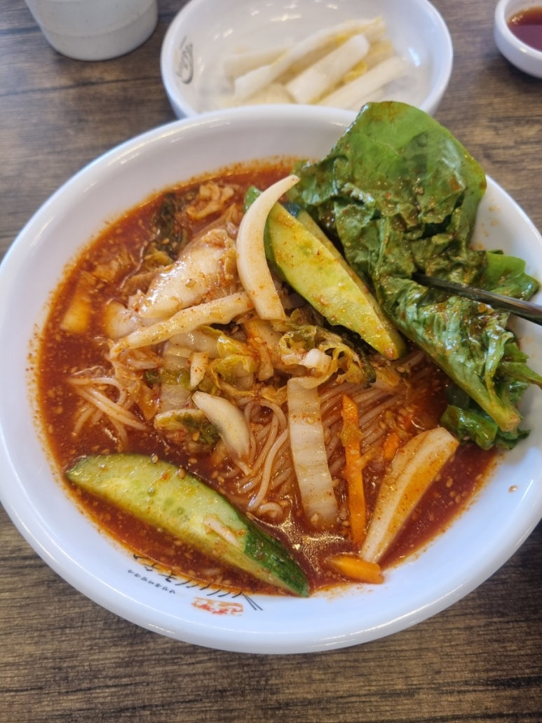 산두리비빔국수 이미지