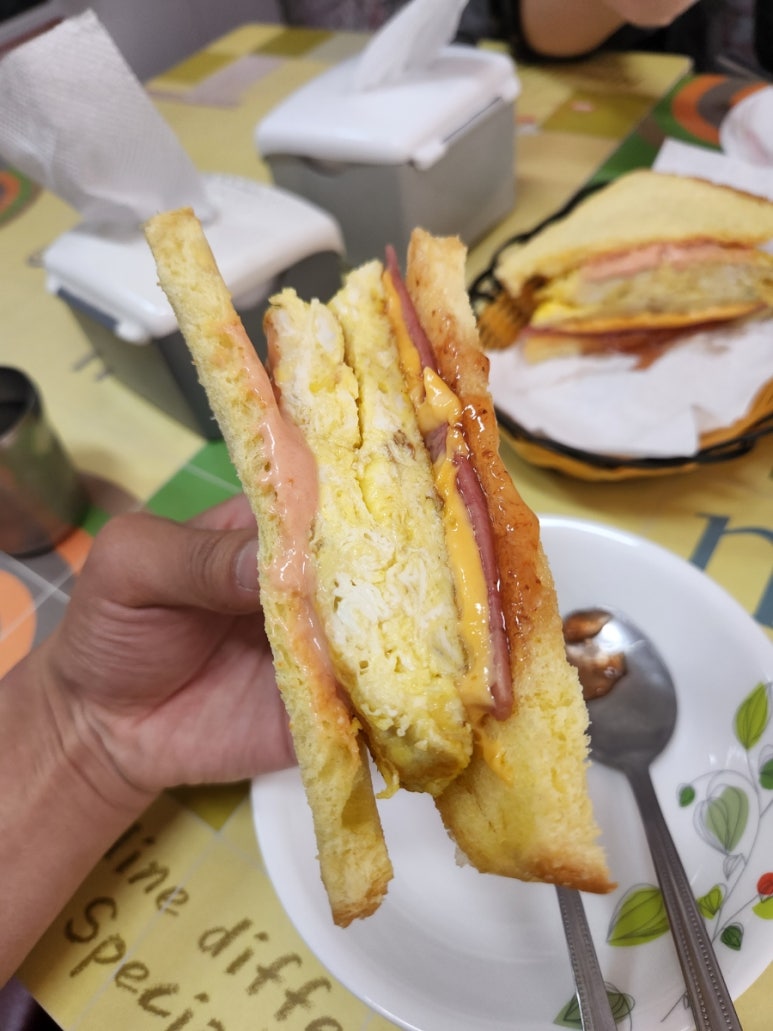 토스트&떡볶이 이미지