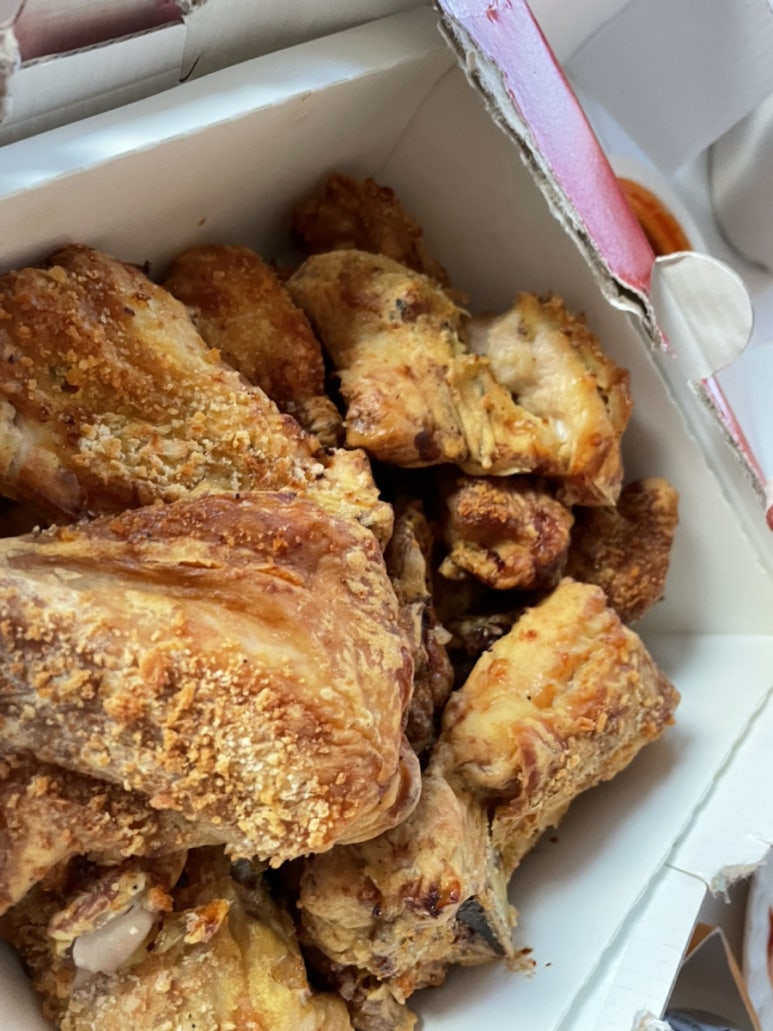 치킨다움 이미지