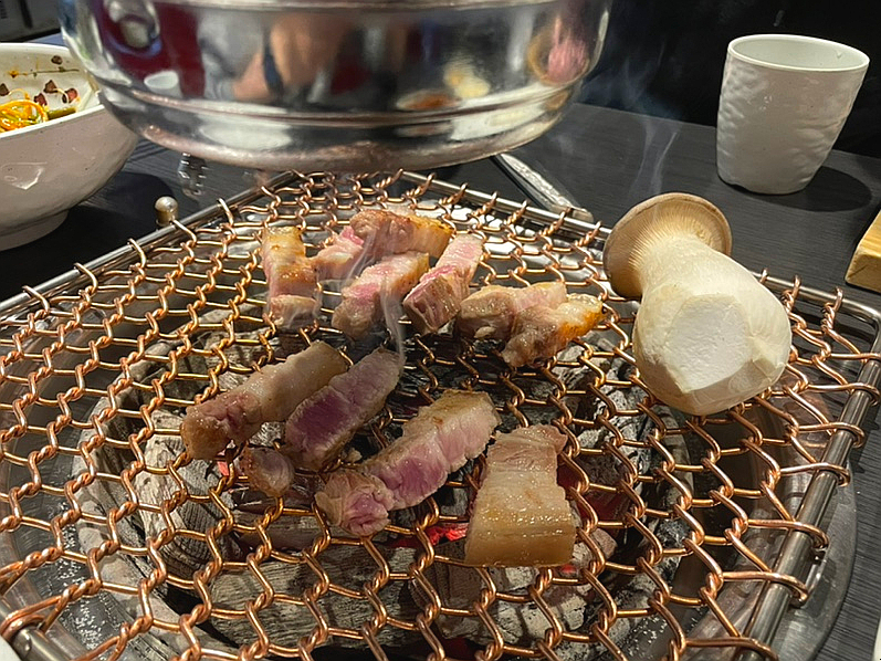 돈가참숯화로구이 이미지