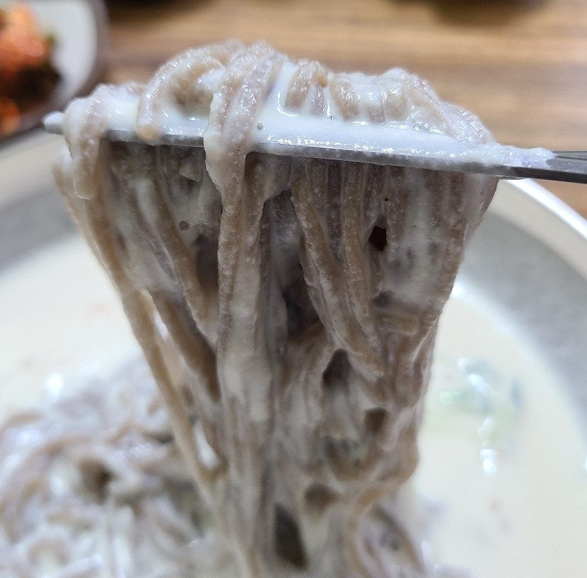 이조모밀 이미지