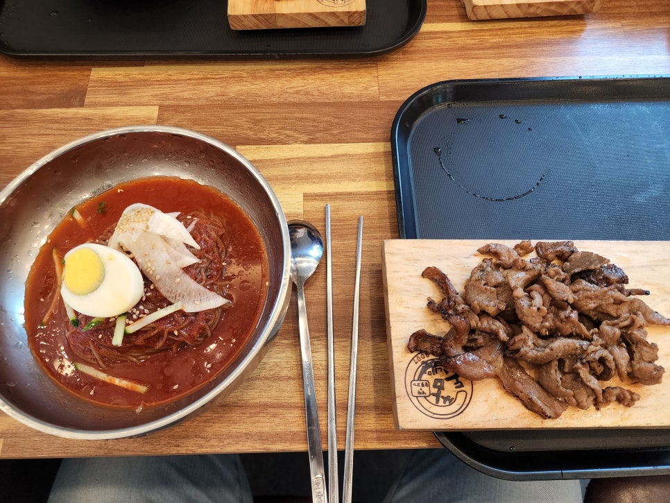 돈쌈냉면 이미지