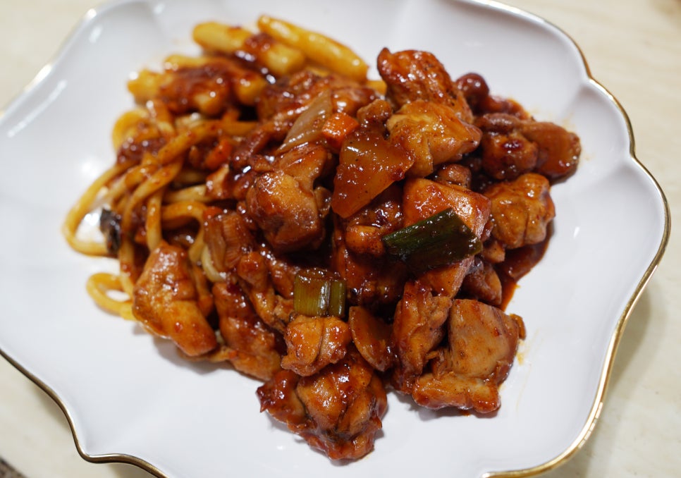 꾸메바베큐치킨 이미지