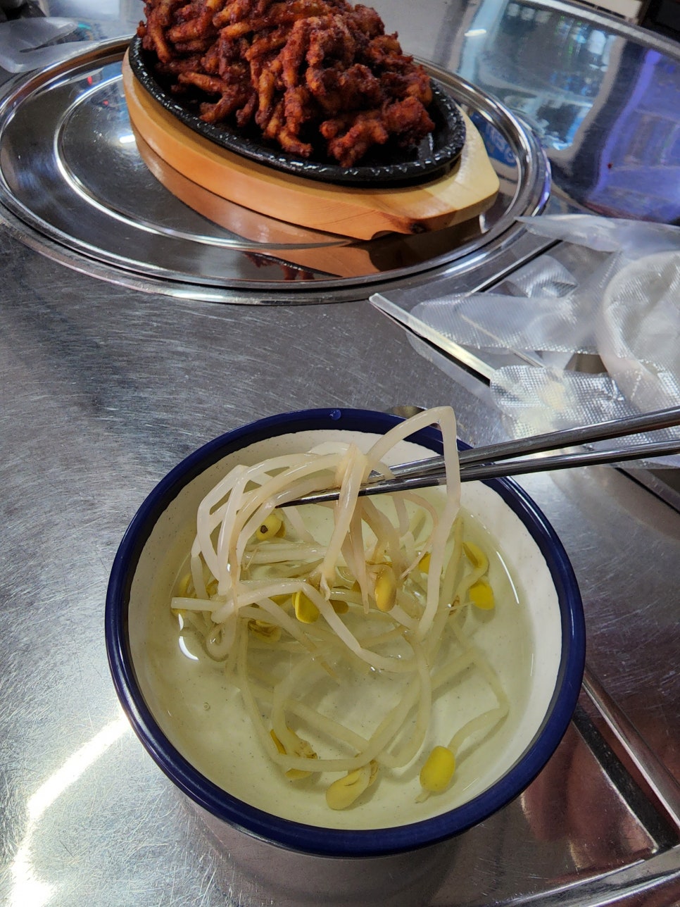 새벽닭 이미지