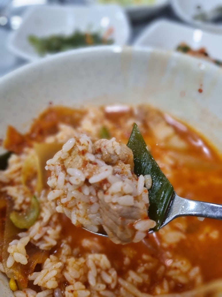 알콩달콩돼지김치찌개 이미지