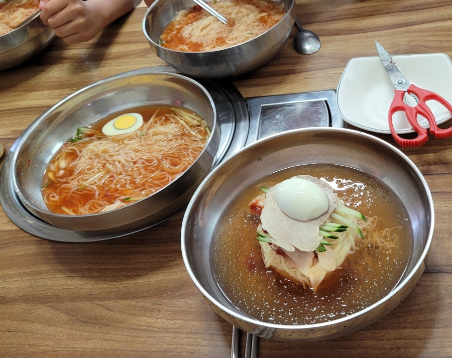 다운목살짜글이밀면 이미지