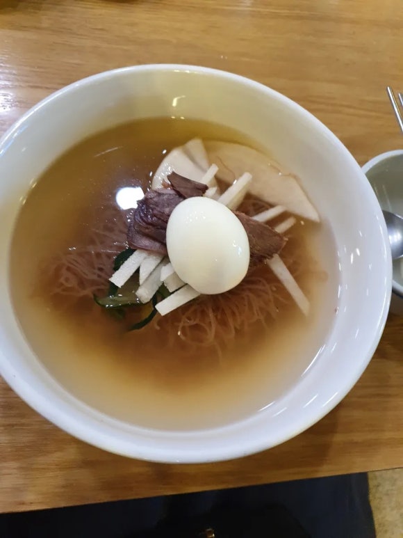 유명냉면 이미지