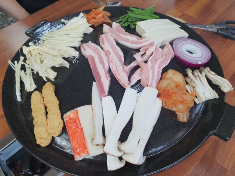 구이구이생삼겹촌 이미지