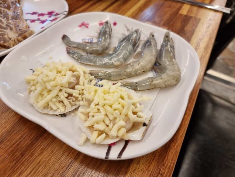 명품한우네정육점식당 이미지