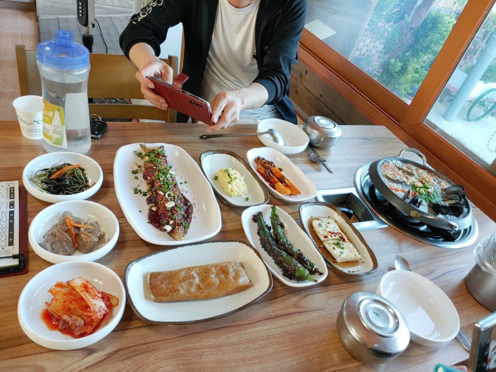 큰 기와집 한상 이미지
