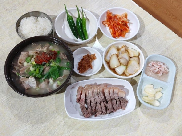 화원돼지국밥 이미지