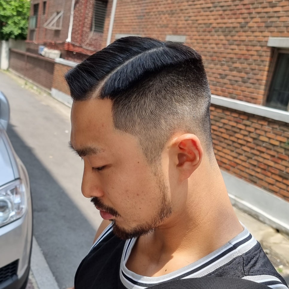 언이븐바버샵 이미지