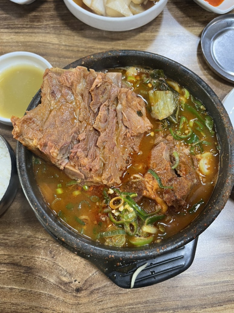 삼식이감자탕 이미지