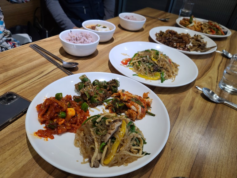 반월당한식뷔페 이미지