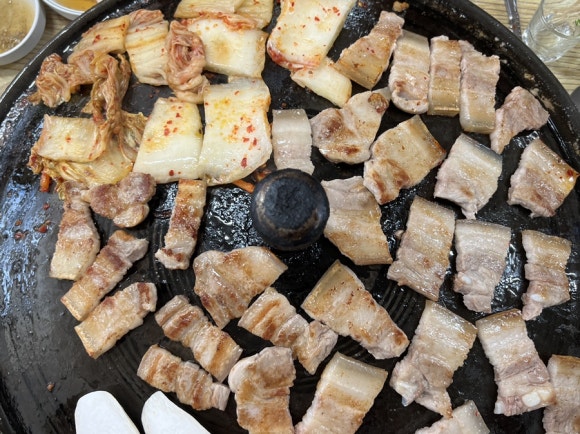 동아솥뚜껑삼겹살 이미지