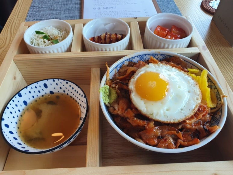 시시한덮밥 이미지