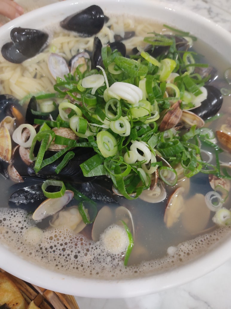 조개생칼국수 이미지