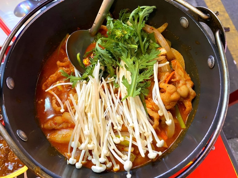 하늘닭발하늘포차 이미지