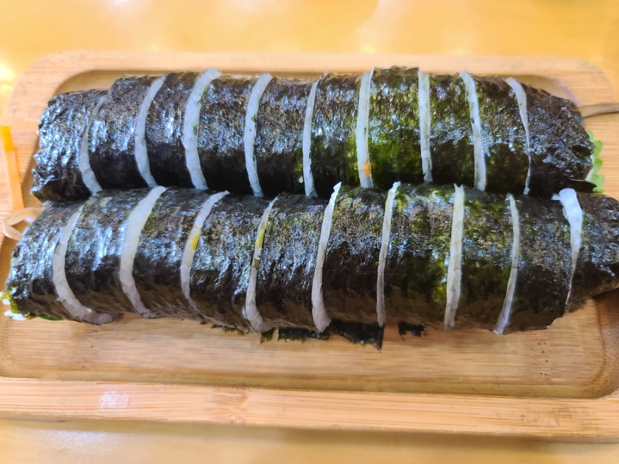 자연말이김밥 이미지