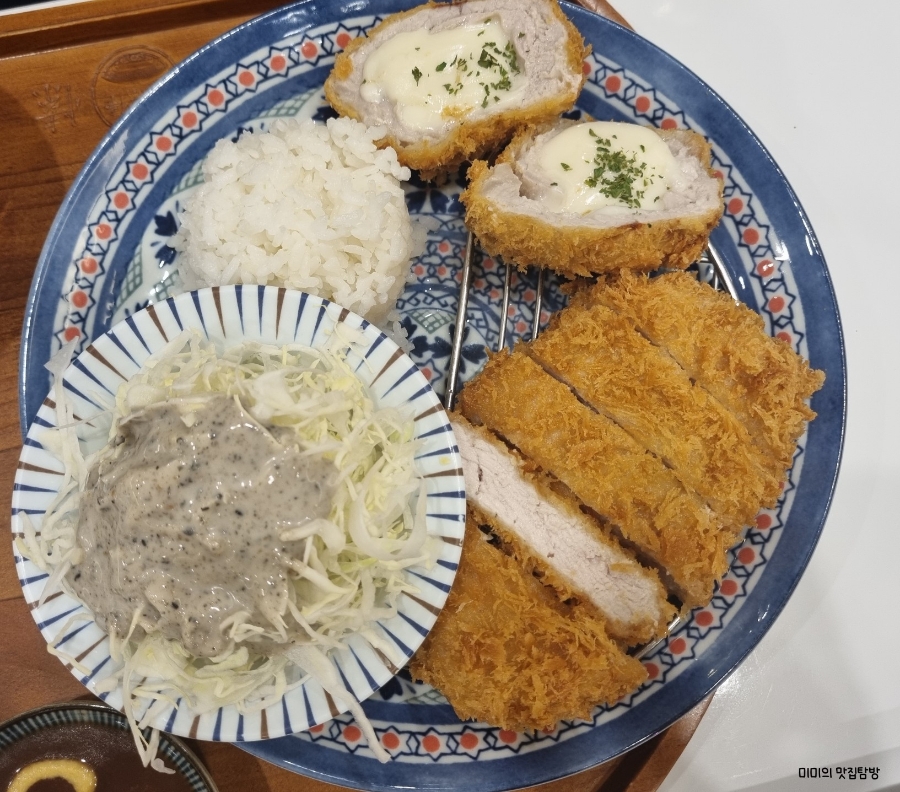 꿀꿀카츠 이미지