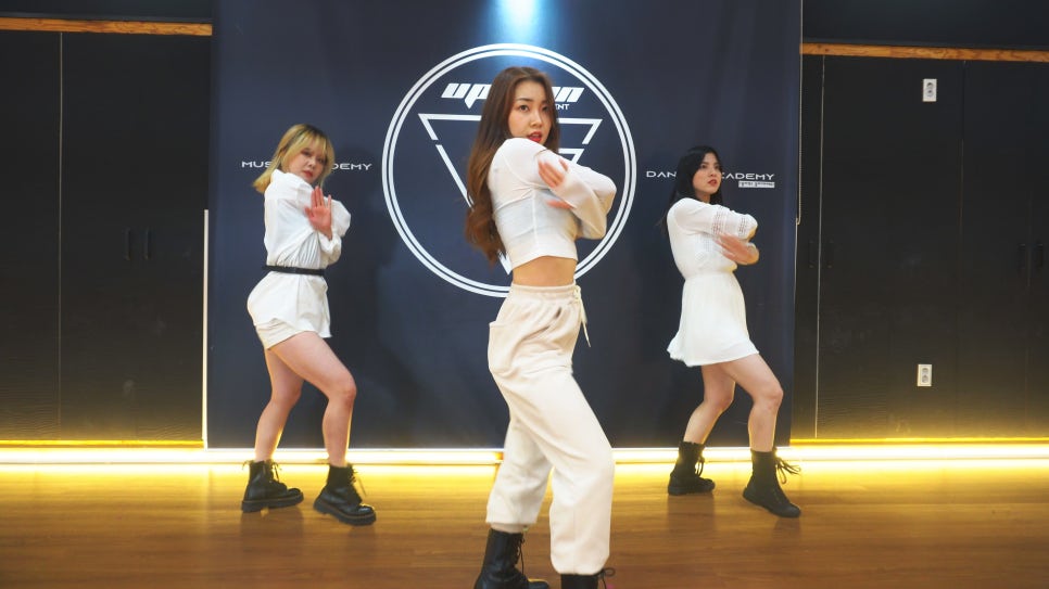 밸런스댄스 이미지