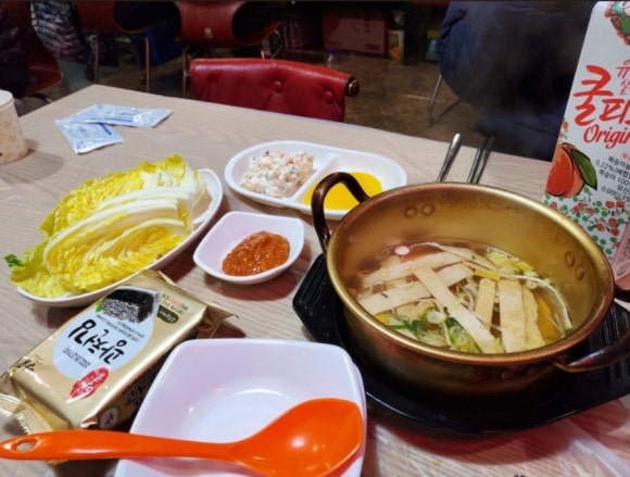 뚱닭발 이미지