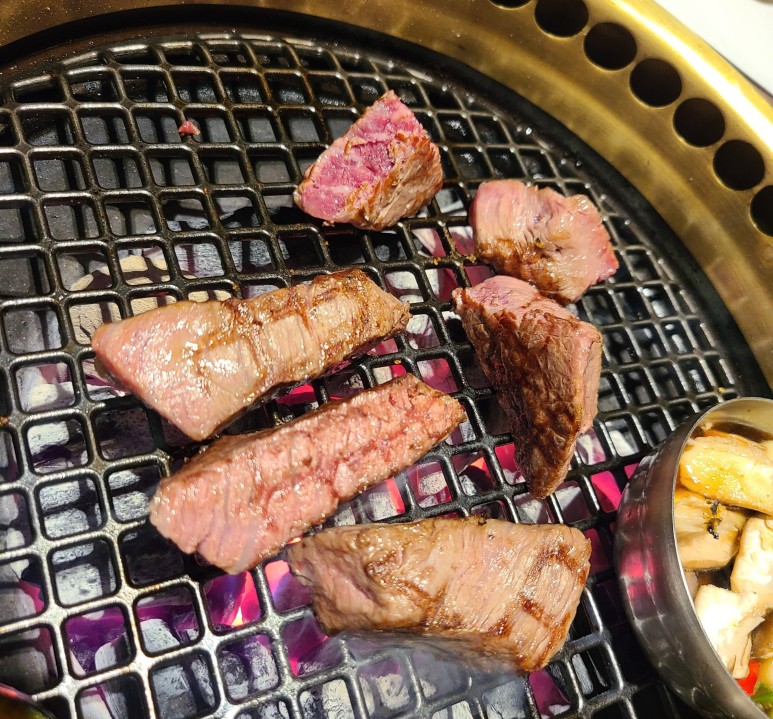 거대숯불구이 이미지