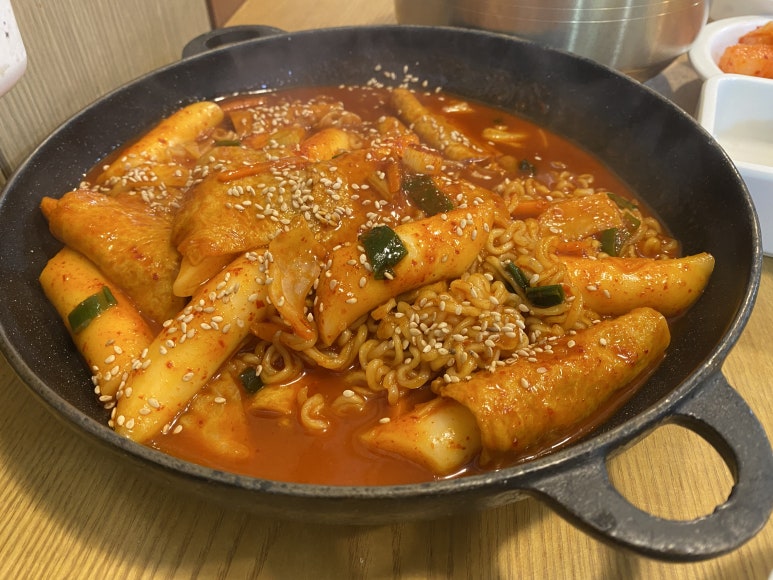 본가정분식 이미지