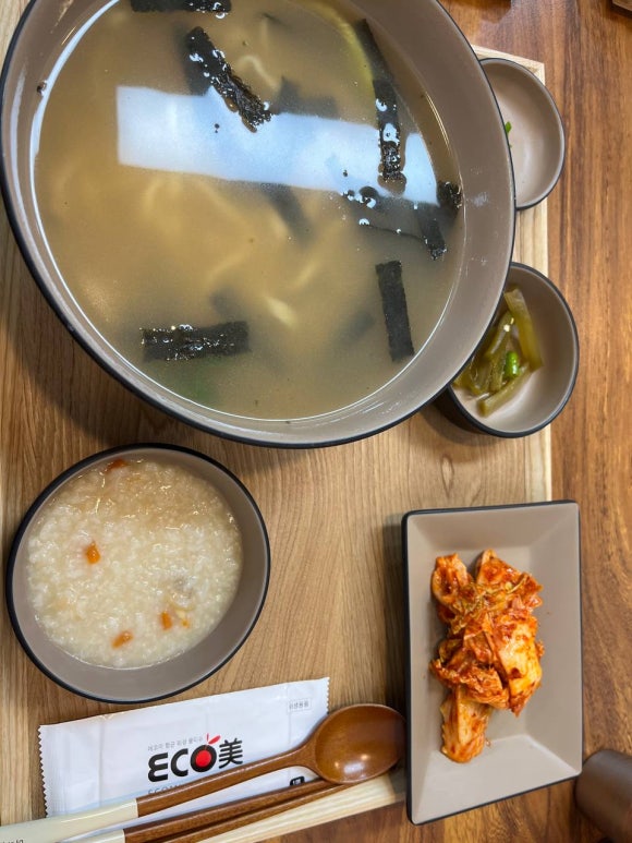 더마싯는칼국수 이미지