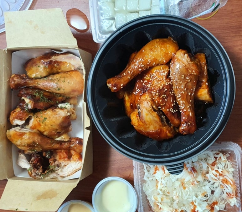 가마솥 구운통닭 이미지