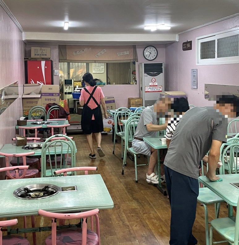 신당동 옛날떡볶이 식당 이미지