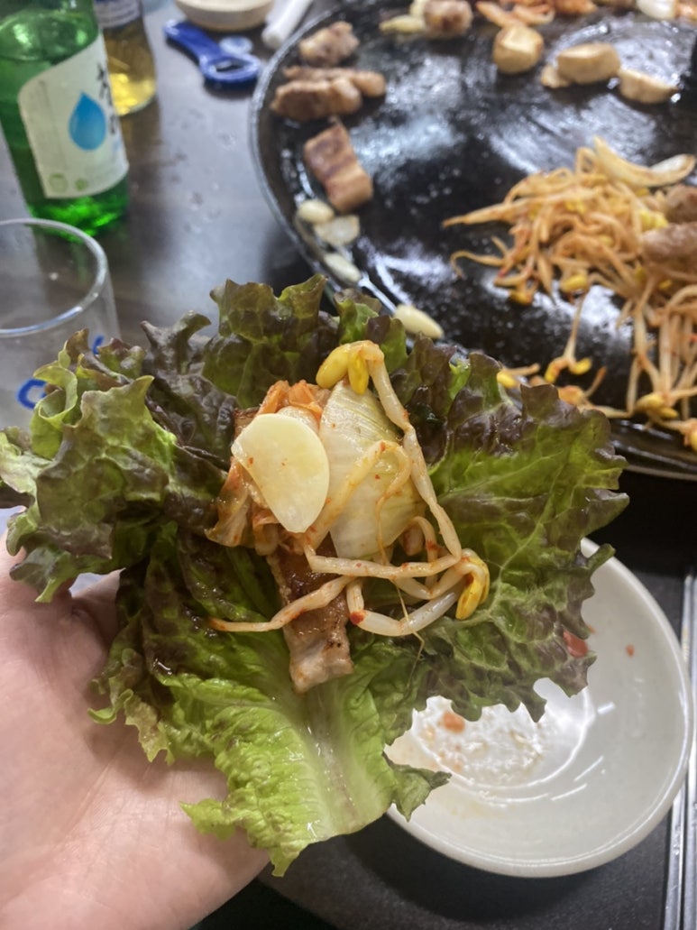 콩나물 솥뚜껑 오겹살 이미지