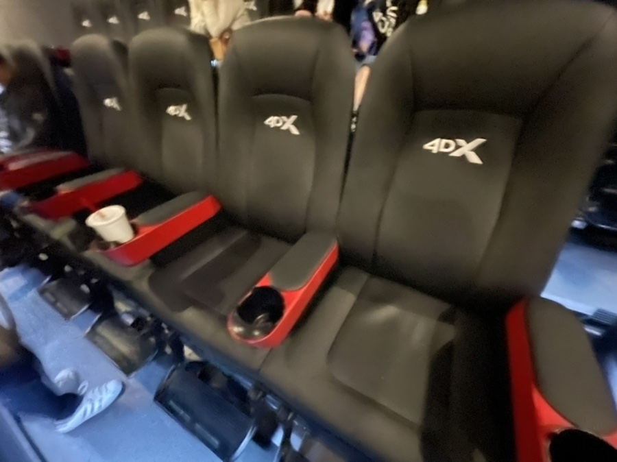CGV 방학 4DX관 이미지