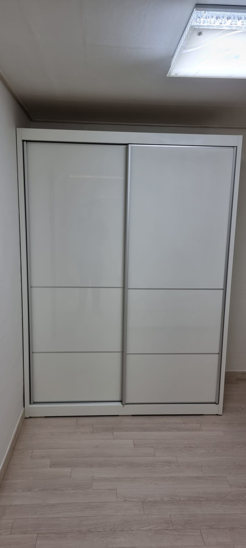 세컨퍼니쳐 이미지