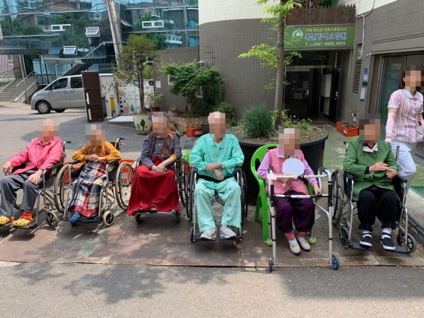 봄날한강요양원 이미지