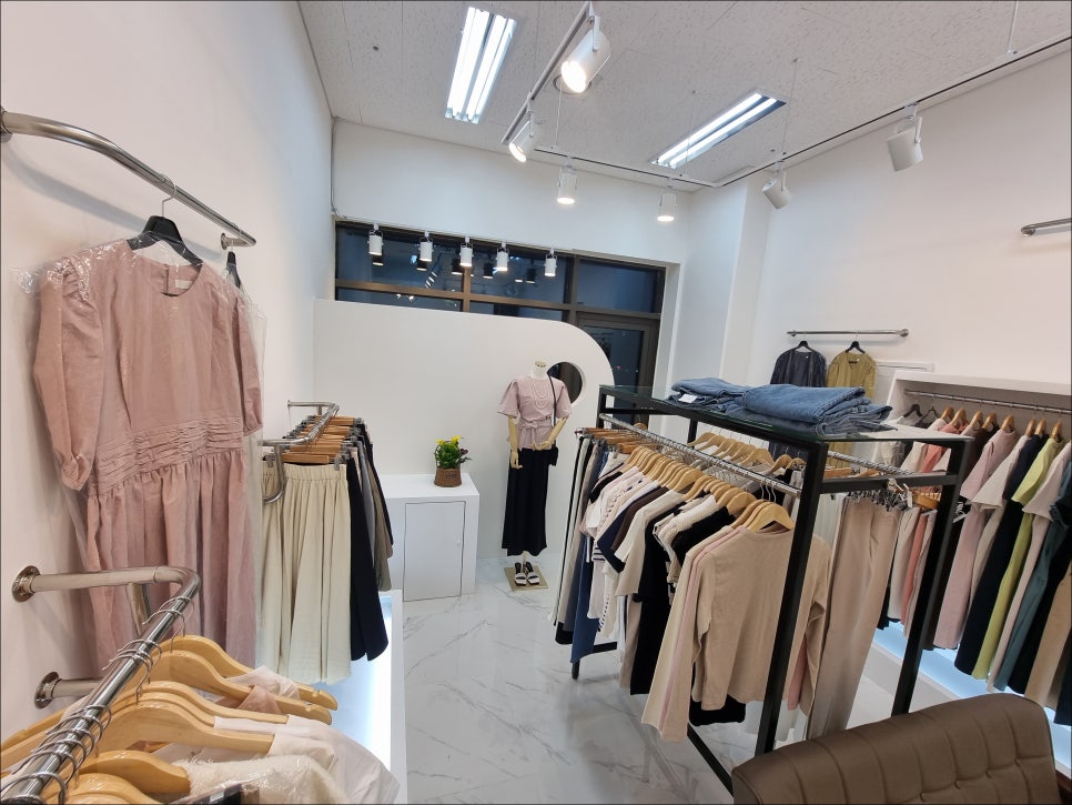 더엠버룸 이미지