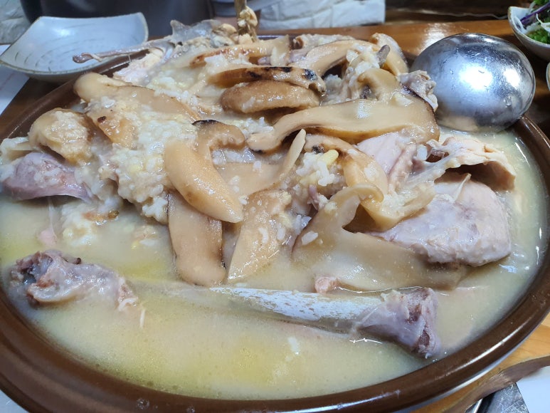 금송오리와삼계탕 이미지