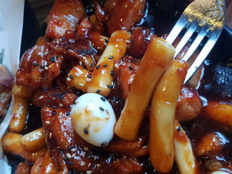 꼬꼬아찌숯불치킨 이미지