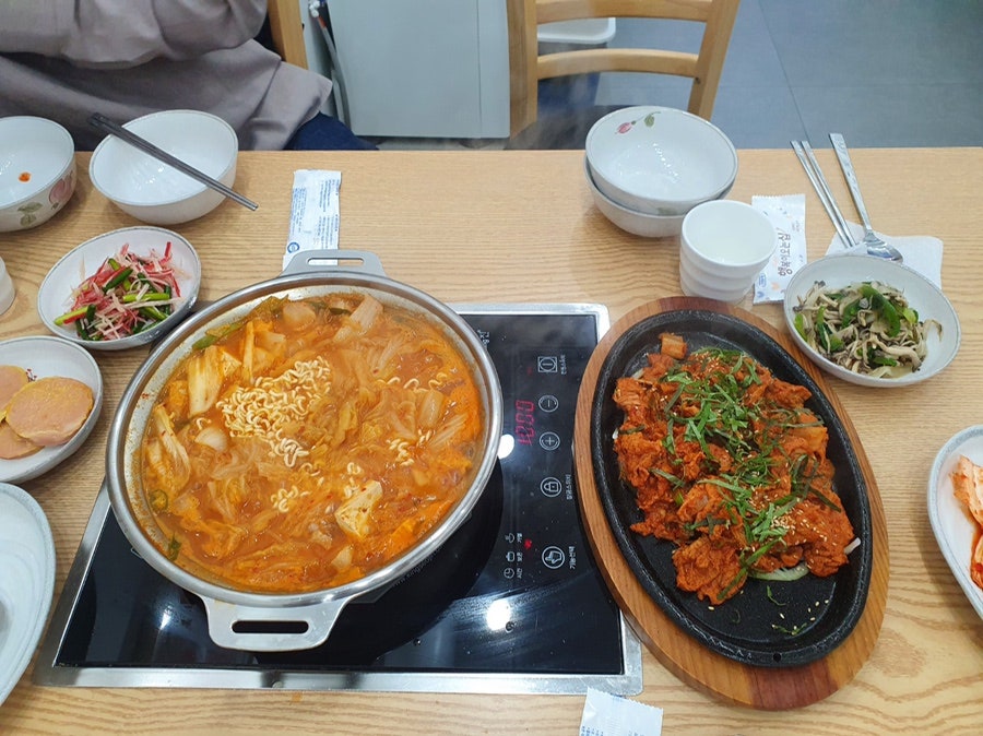 은우네생고기김치찌개 이미지