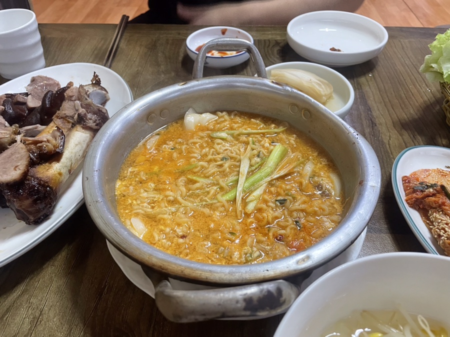 상무한방왕족발 이미지
